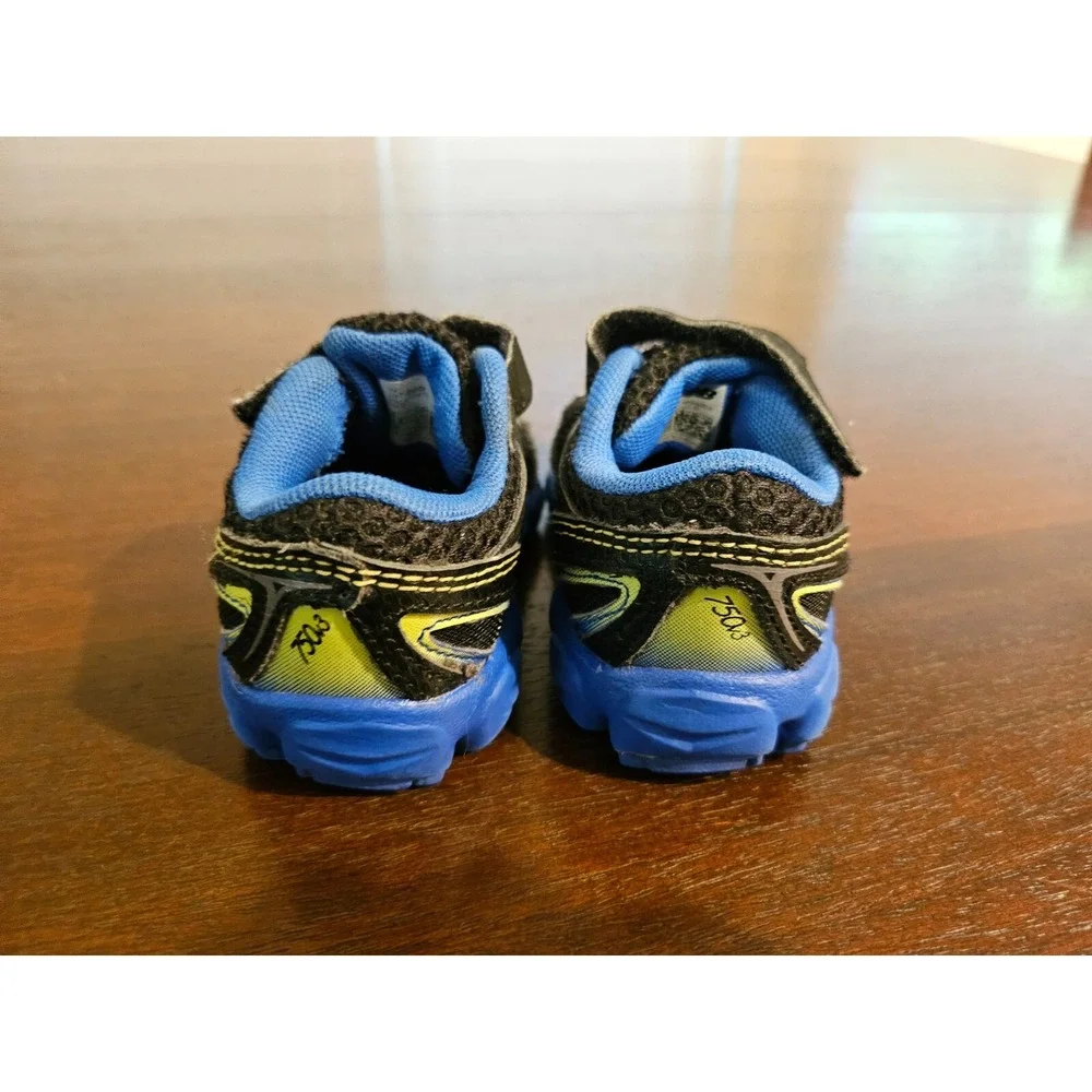 New Balance Non Tie Velco Sneakers Blue &‎ Black Infant Boys Size 4